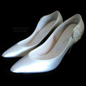 New Vintage Y2K 90s Peacocks Womens Pump Shoes High Heels Made USA Cream White
